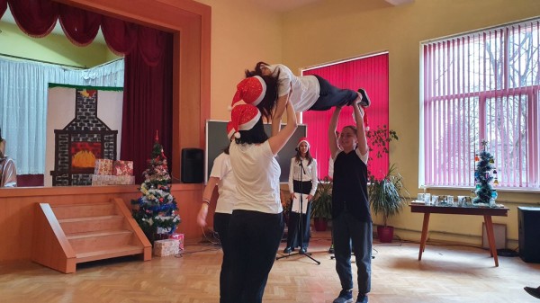 Коледният дух завладя ПГ „Иван Хаджиенов“