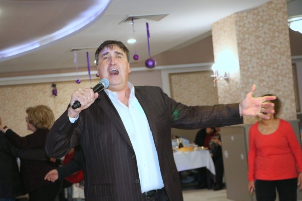 Сърцата на близо 50 златни двойки затуптяха под звуците на Менделсон в Казанлък