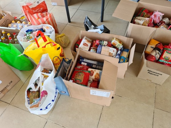 Споделена Коледа и в Антим. Учениците изпратиха хранителни продукти в 7 населени места