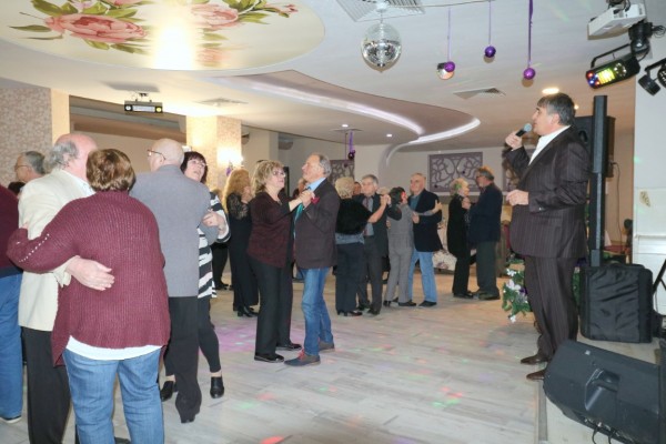 Сърцата на близо 50 златни двойки затуптяха под звуците на Менделсон в Казанлък