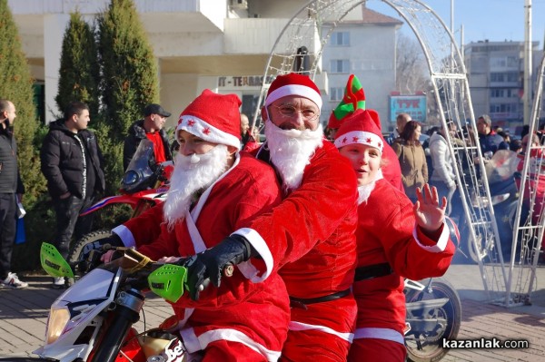 840 малчугани получиха подаръци от Мото коледа 2021 / ВИДЕО