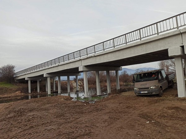 Ремонтираха моста в село Розово
