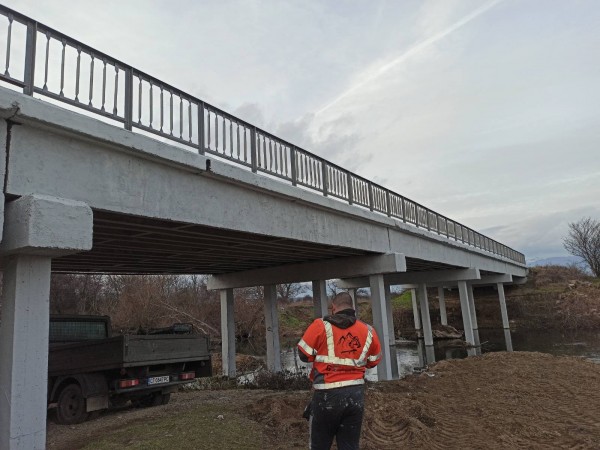 Ремонтираха моста в село Розово