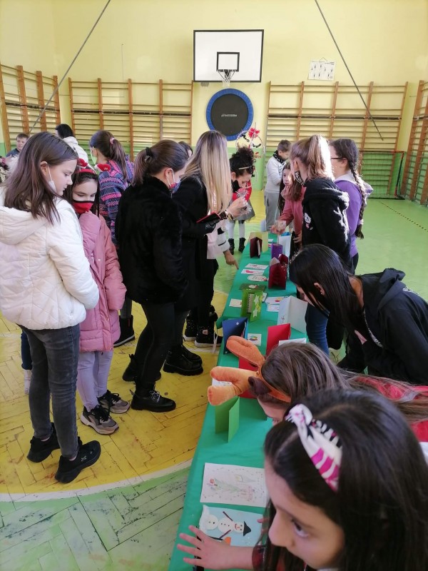 400 лв. за животните в приюта дариха ученици от ОУ “Св. Паисий Хилендарски“