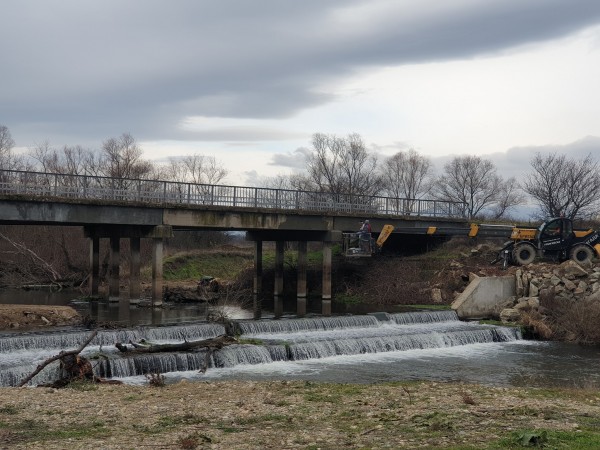 Ремонтираха моста в село Розово
