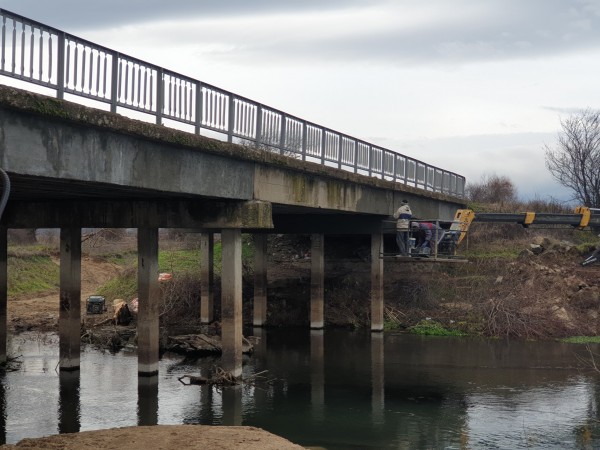Ремонтираха моста в село Розово