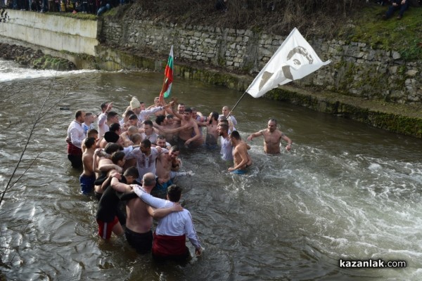 Спасителят на кръста Борислав: Да сме здрави, да пазим традициите си и да бъдем горди българи!