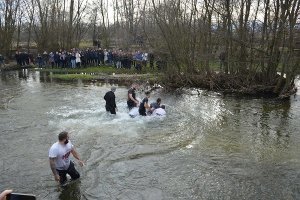 За пореден път Давид Жеков спаси кръста в Павел баня 