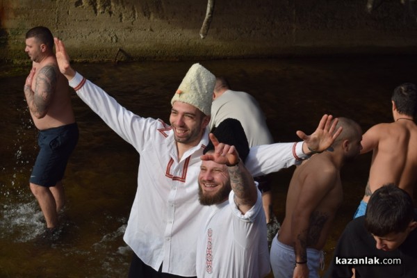 Спасителят на кръста Борислав: Да сме здрави, да пазим традициите си и да бъдем горди българи!