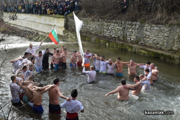 Спасителят на кръста Борислав: Да сме здрави, да пазим традициите си и да бъдем горди българи!