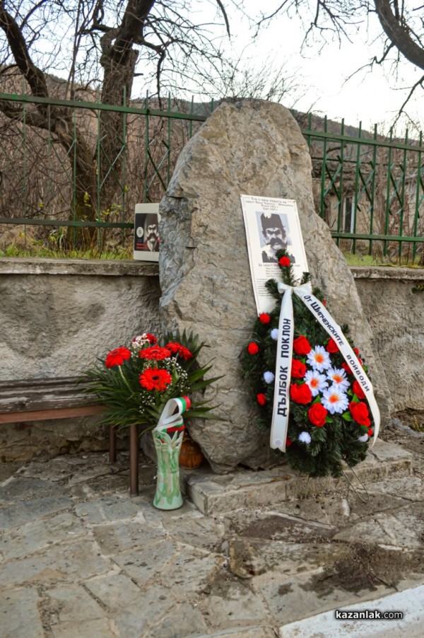 Боян Захариев спаси Богоявленския кръст в Шипка