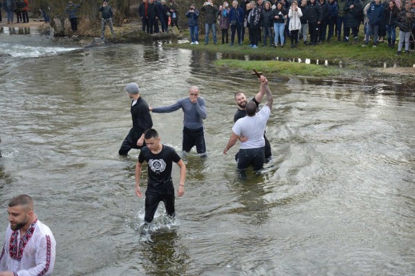 За пореден път Давид Жеков спаси кръста в Павел баня 