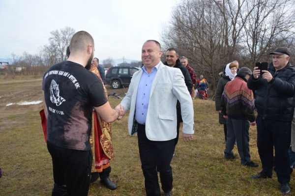 За пореден път Давид Жеков спаси кръста в Павел баня 