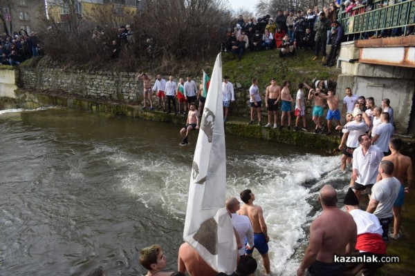Спасителят на кръста Борислав: Да сме здрави, да пазим традициите си и да бъдем горди българи!
