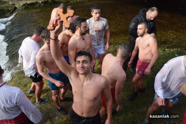 Спасителят на кръста Борислав: Да сме здрави, да пазим традициите си и да бъдем горди българи!