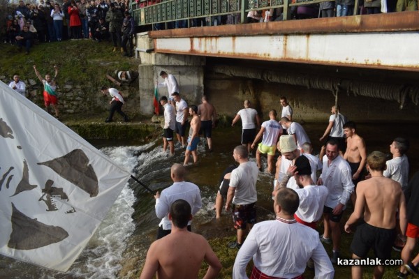 Спасителят на кръста Борислав: Да сме здрави, да пазим традициите си и да бъдем горди българи!