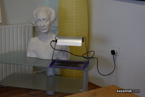 Фотографи показаха магията на синия принт пред казанлъшки ученици