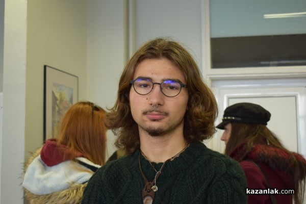 Фотографи показаха магията на синия принт пред казанлъшки ученици