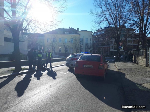 Пиян шофьор се заби в патрулка
