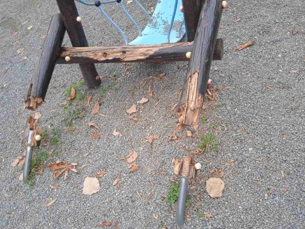 Ремонтираха площадката зад ДЗИ