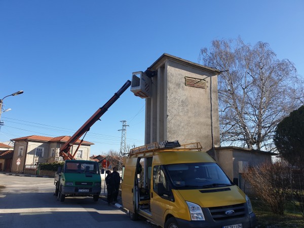 Поставиха осветление върху стенописа на Апостола в село Розово