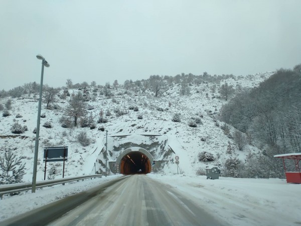 860 машини обработват републиканските пътища