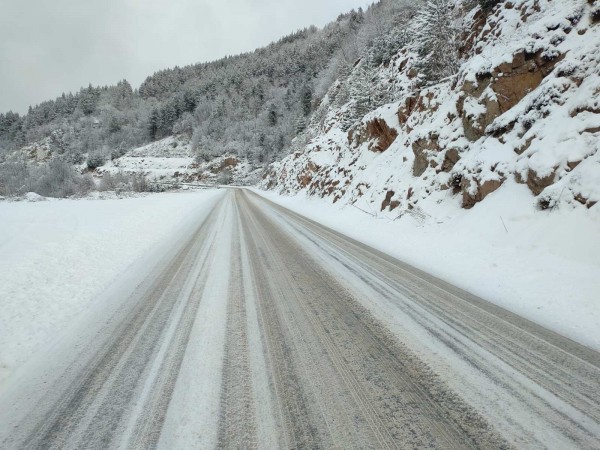 860 машини обработват републиканските пътища