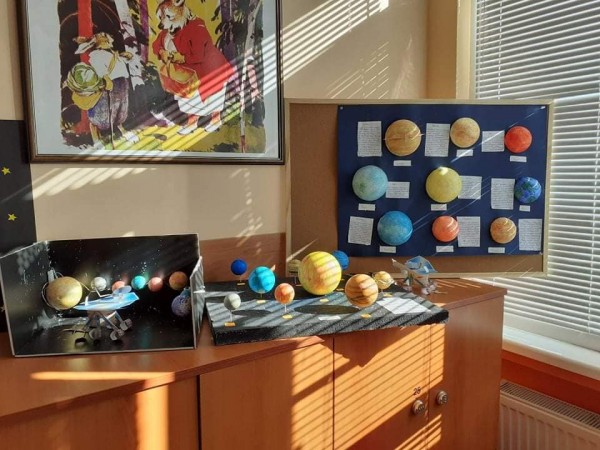 Четвъртокласници от ОУ „Георги Кирков“ създадоха проекти на Слънчевата система