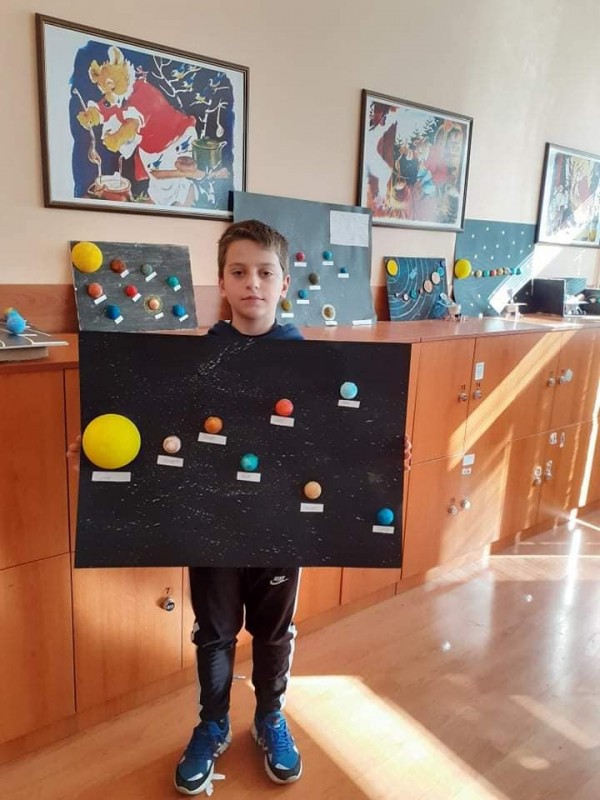 Четвъртокласници от ОУ „Георги Кирков“ създадоха проекти на Слънчевата система