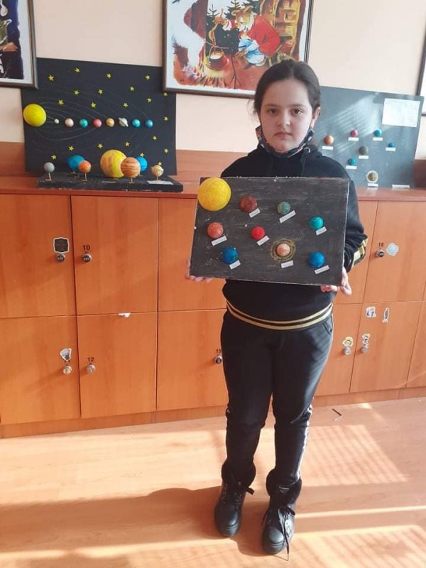 Четвъртокласници от ОУ „Георги Кирков“ създадоха проекти на Слънчевата система