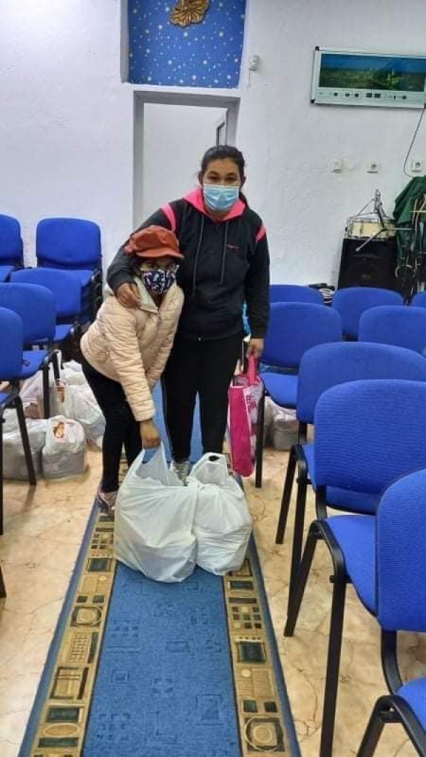 Сдружение “Бъдеще за децата“ раздаде 50 хранителни пакети на нуждаещите се 