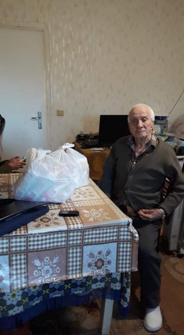 Сдружение “Бъдеще за децата“ раздаде 50 хранителни пакети на нуждаещите се 