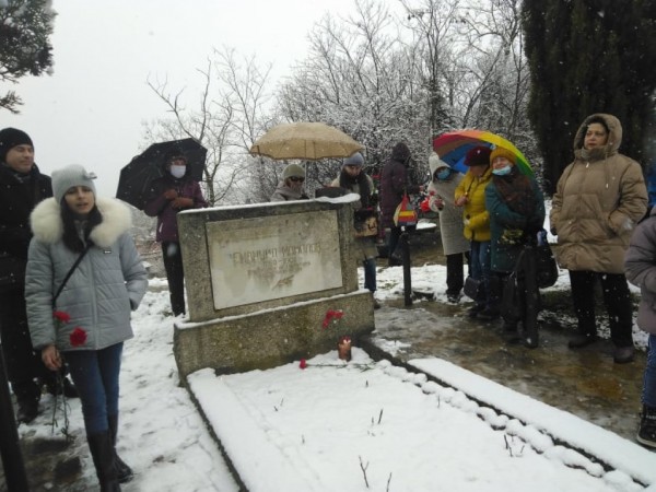 Казанлък почете 120 години от смъртта на Емануил Манолов