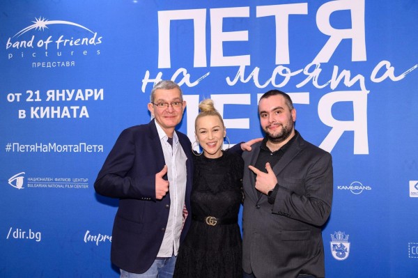 Казанлъчанка изпя саундтрака на най-гледания филм в кината в момента