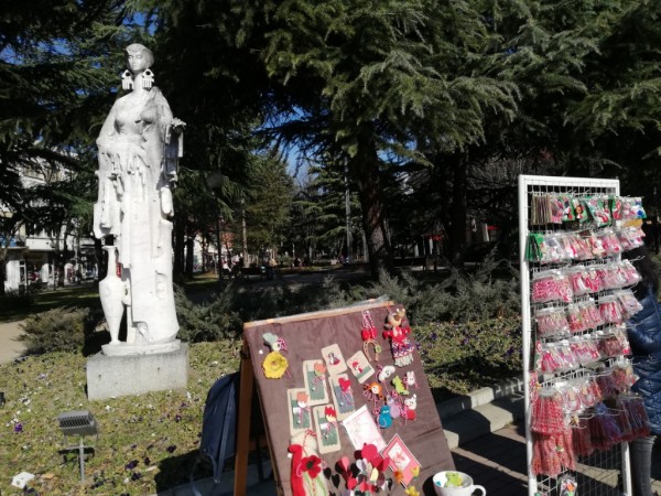 Първите мартеници вече са изложени на площад “Севтополис“