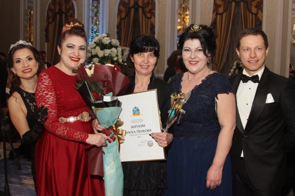 Номинираната от Кралство Хармония лейди Дина Михайлова стана бизнес дама на годината