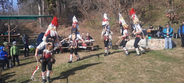 Любовта към традициите събра шипченци на празника Трифон Зарезан