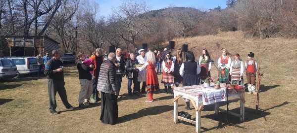 Любовта към традициите събра шипченци на празника Трифон Зарезан