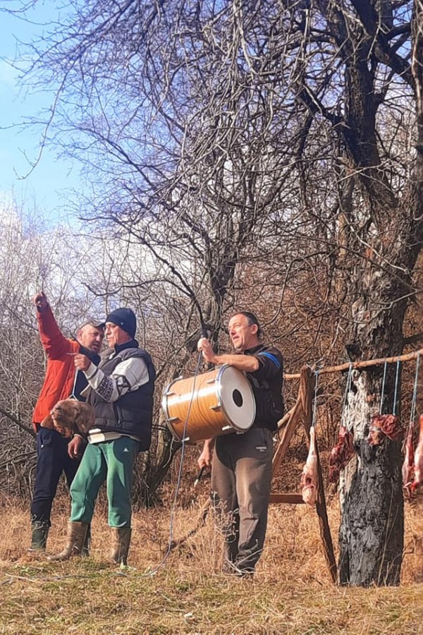 Любовта към традициите събра шипченци на празника Трифон Зарезан