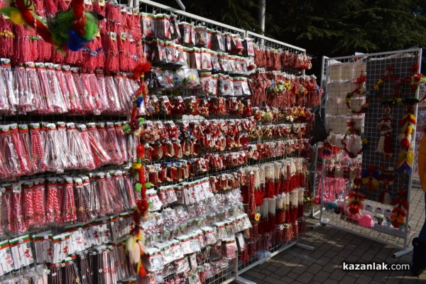 Тази година изпращаме по-малко мартеници в чужбина 