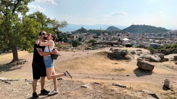 Марта и Виктор - как една доброволка от Испания дойде в Казанлък, за да срещне любовта