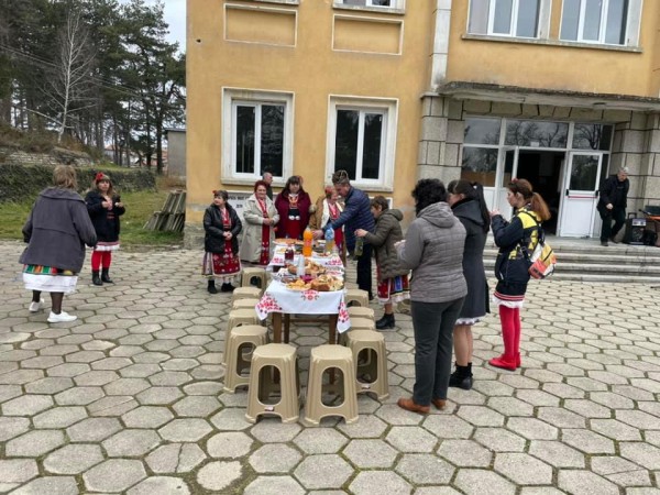 Селата в Казанлъшко почетоха Св.Трифон Зарезан