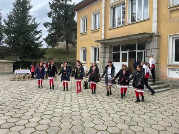 Селата в Казанлъшко почетоха Св.Трифон Зарезан