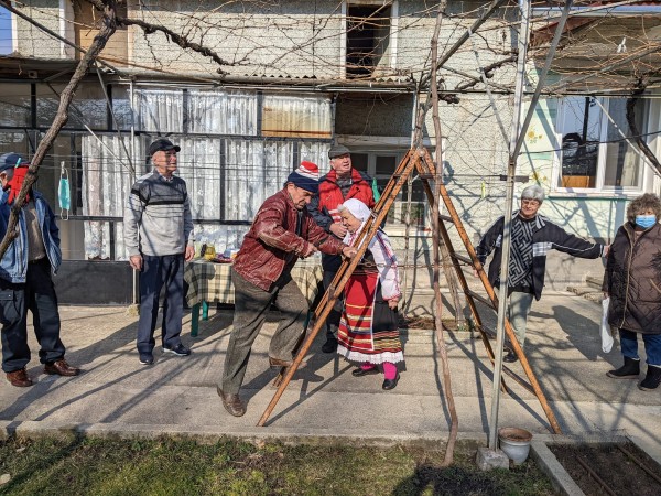 Селата в Казанлъшко почетоха Св.Трифон Зарезан