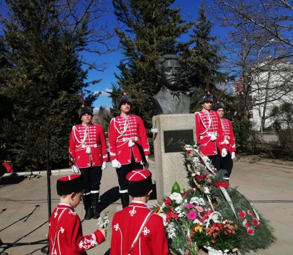 Казанлък се поклони пред саможертвата на Апостола на свободата