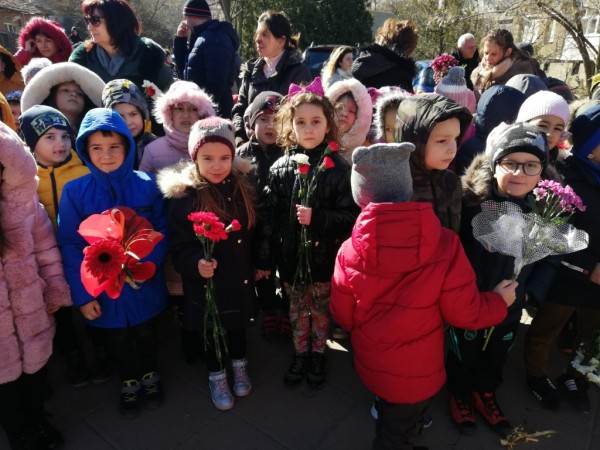 Казанлък се поклони пред саможертвата на Апостола на свободата