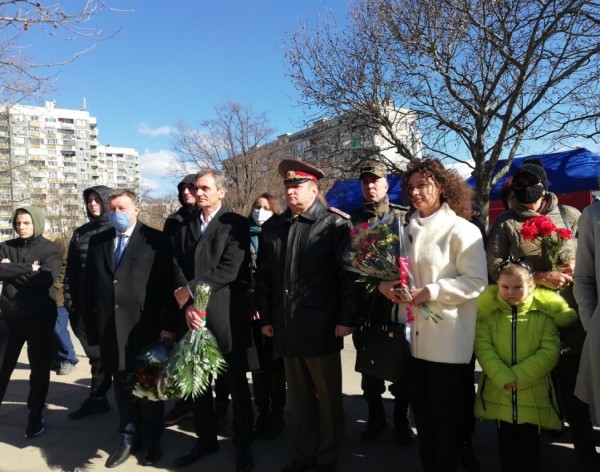 Казанлък се поклони пред саможертвата на Апостола на свободата