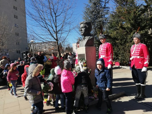 Казанлък се поклони пред саможертвата на Апостола на свободата