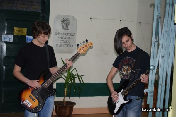 “Пъстър свят” показаха талантливите художници от ателие „Пъстроцвет” 