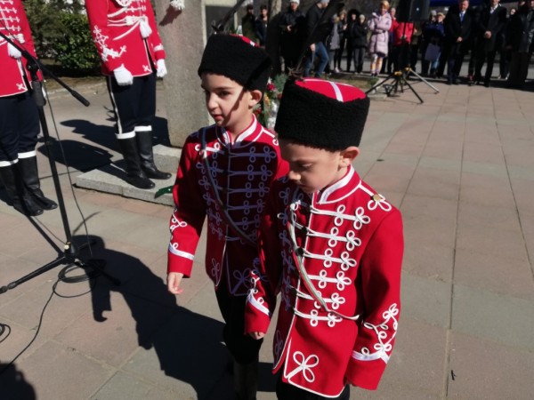 Казанлък се поклони пред саможертвата на Апостола на свободата
